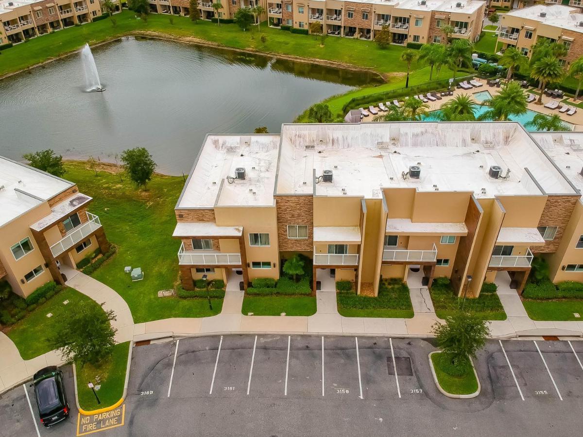 Beautiful Townhome Overlooking The Lake And The Pool Orlando Kültér fotó
