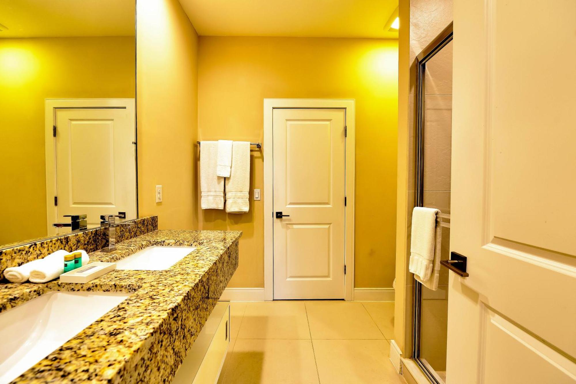 Beautiful Townhome Overlooking The Lake And The Pool Orlando Kültér fotó
